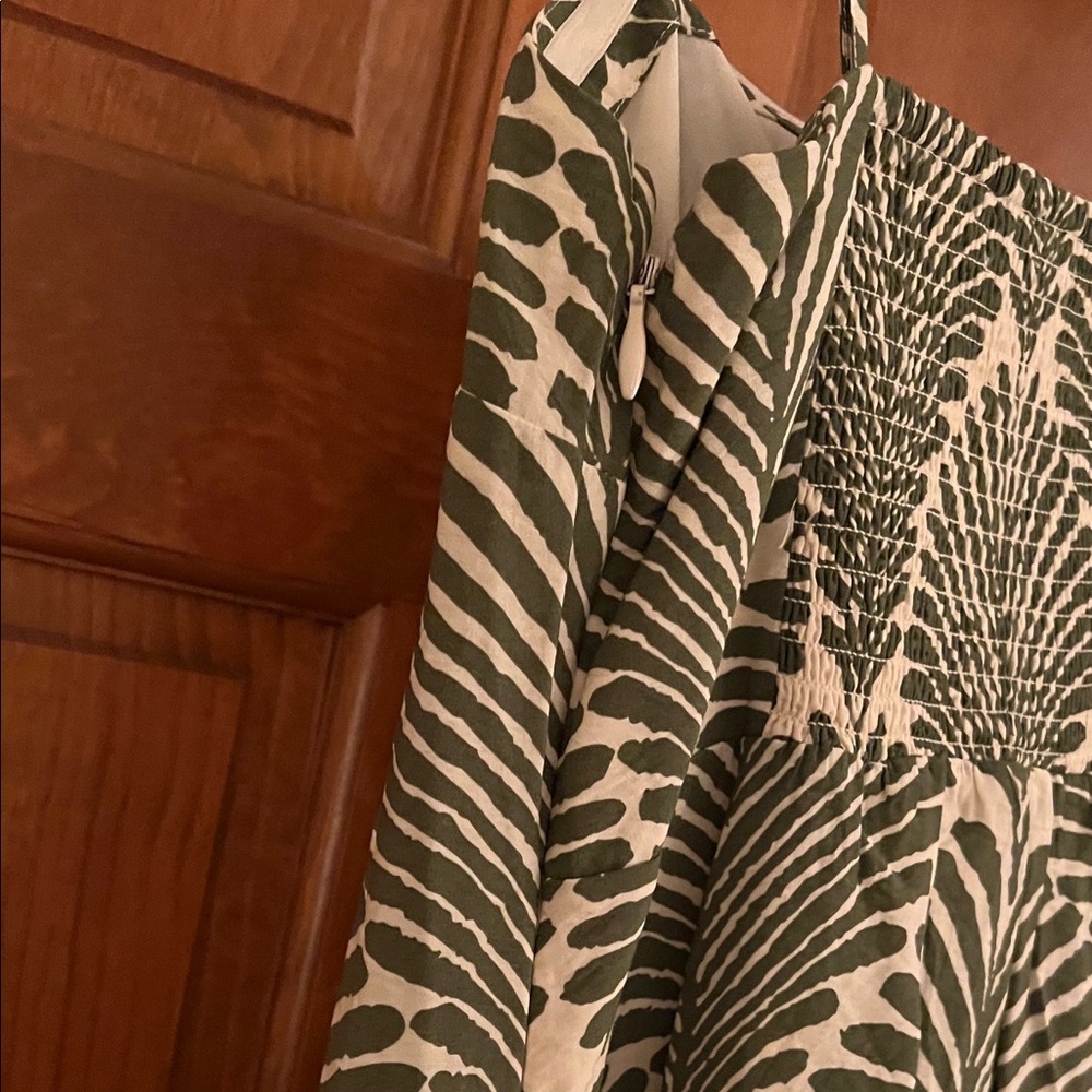 Abercrombie & Fitch Green and Cream Palm-Print Mini Dress - Picture 7 of 7